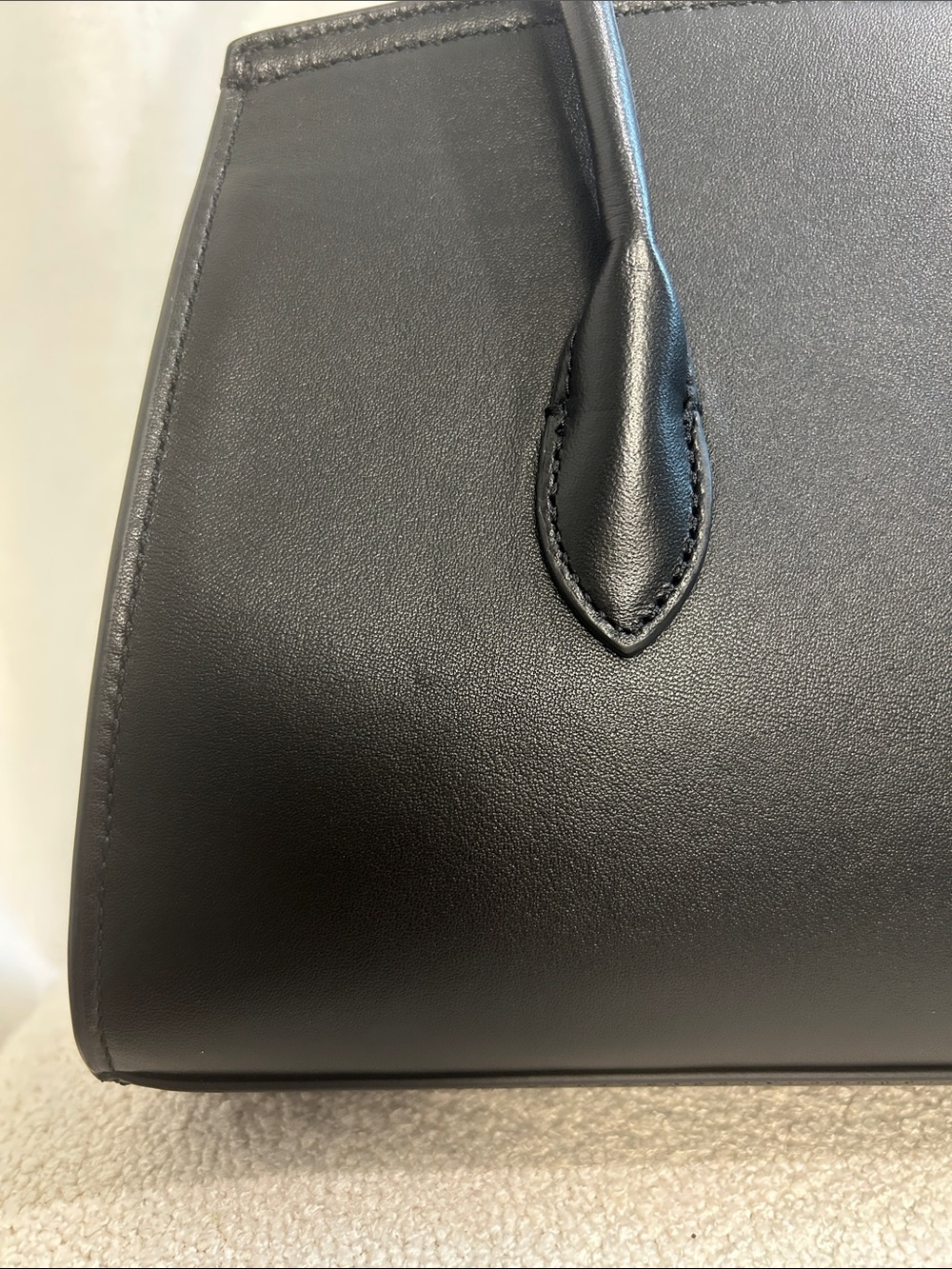 Quince Amelie Black Leather Shoulder Bag - Picture 11 of 17